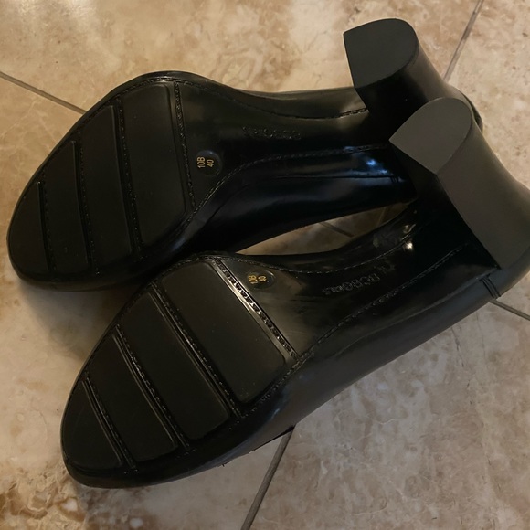 BCBG black heels. - Picture 5 of 5